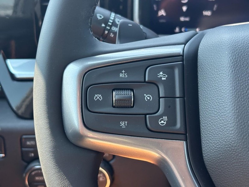 Chevrolet Silverado 1500 Vehicle Full-screen Gallery Image 12