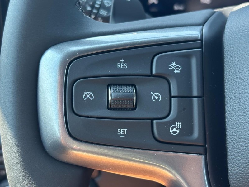 Chevrolet Silverado 1500 Vehicle Full-screen Gallery Image 12