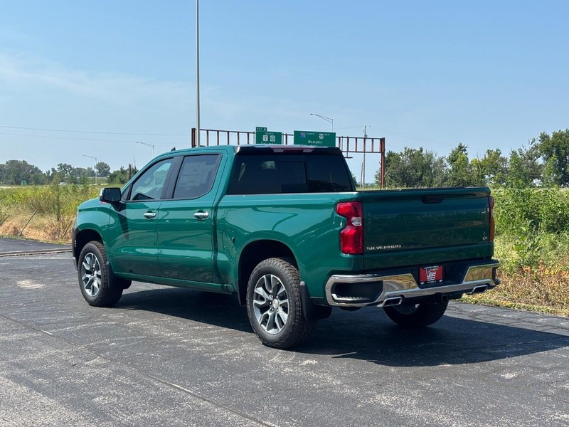 Chevrolet Silverado 1500 Vehicle Full-screen Gallery Image 3