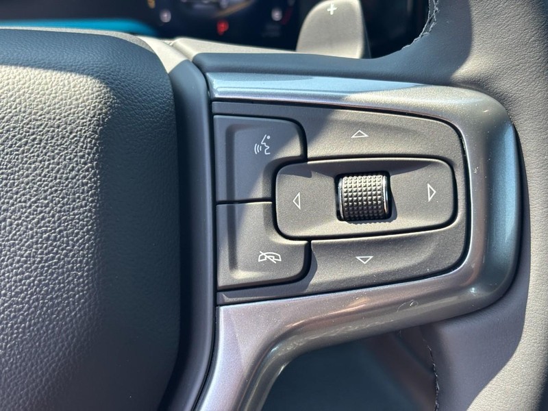 Chevrolet Silverado 1500 Vehicle Full-screen Gallery Image 13