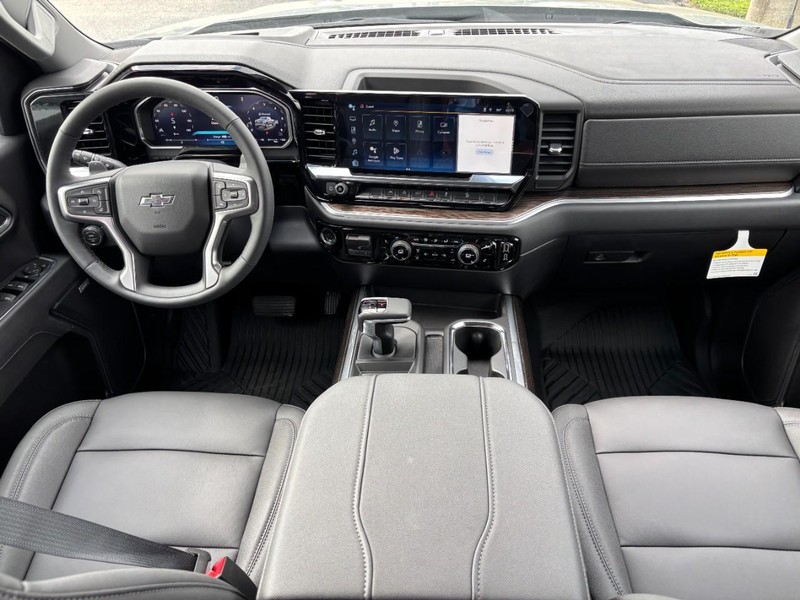 Chevrolet Silverado 1500 Vehicle Full-screen Gallery Image 6