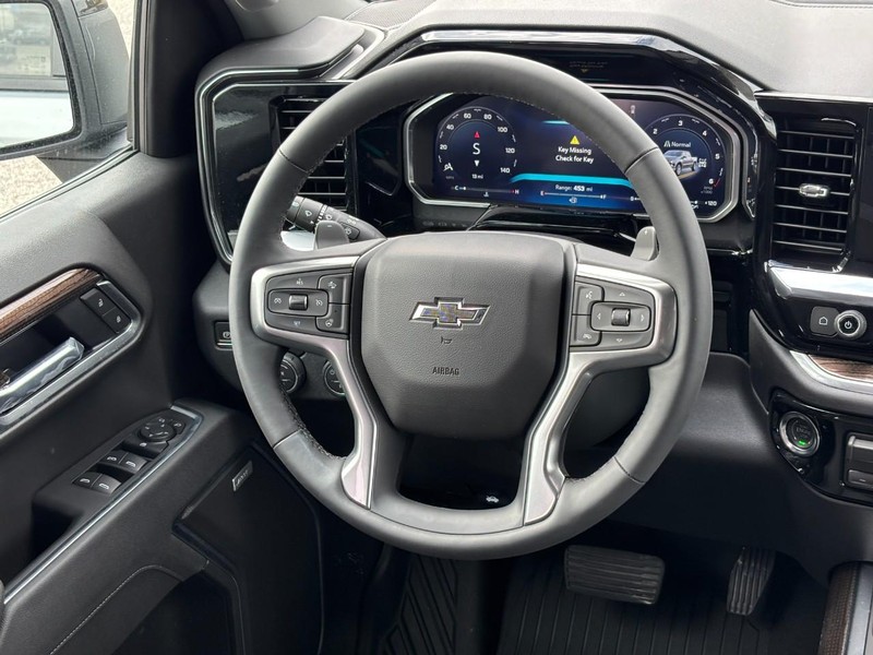 Chevrolet Silverado 1500 Vehicle Full-screen Gallery Image 7
