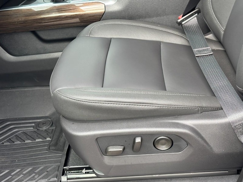Chevrolet Silverado 1500 Vehicle Full-screen Gallery Image 10