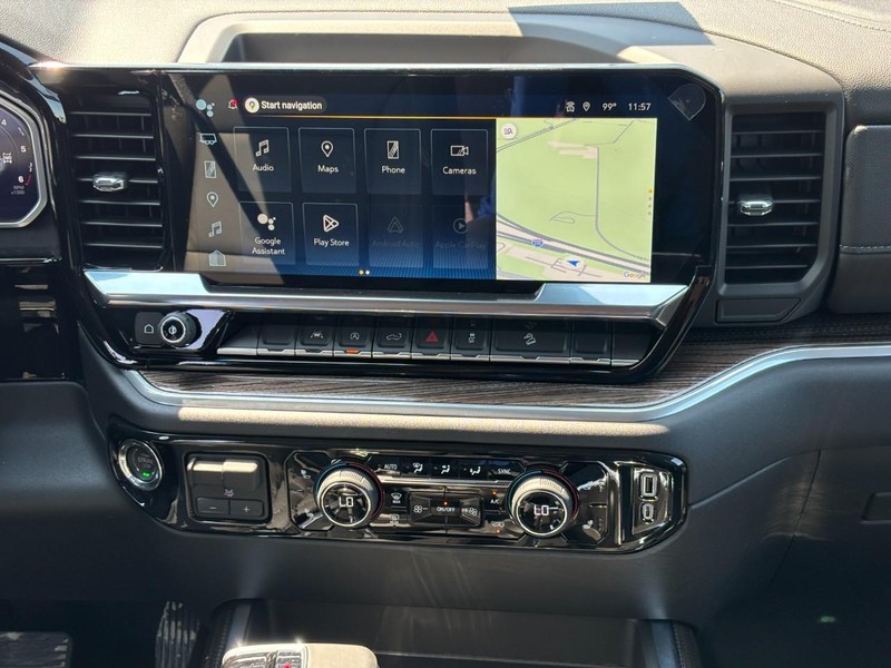 Chevrolet Silverado 1500 Vehicle Full-screen Gallery Image 8