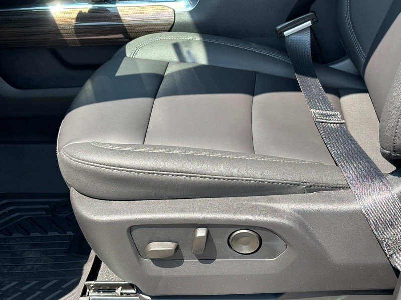 Chevrolet Silverado 1500 Vehicle Full-screen Gallery Image 10