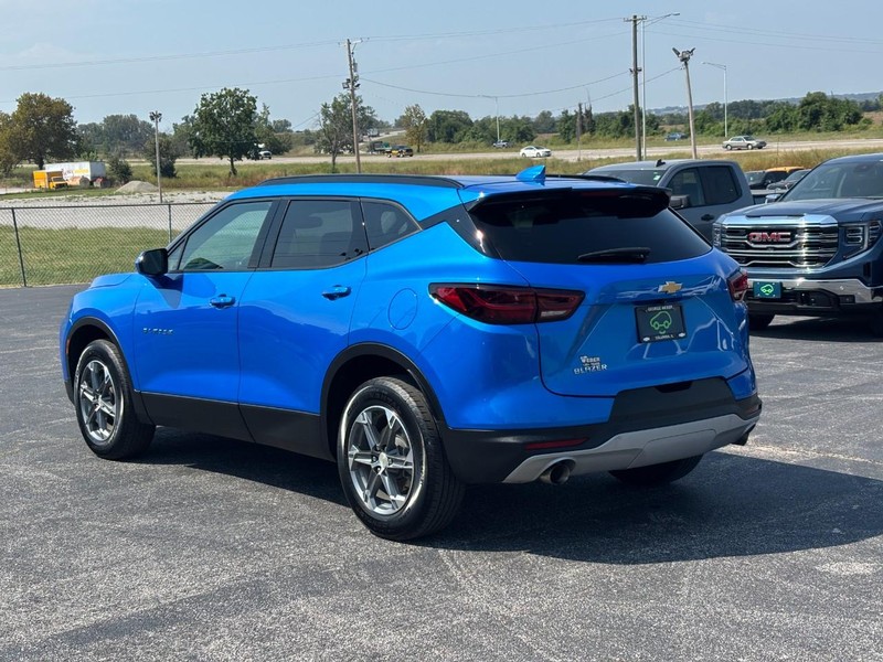 Chevrolet Blazer Vehicle Full-screen Gallery Image 3