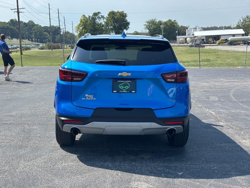 Chevrolet Blazer Vehicle Full-screen Gallery Image 4