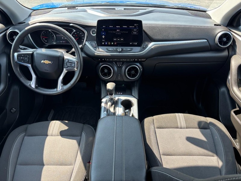 Chevrolet Blazer Vehicle Full-screen Gallery Image 11