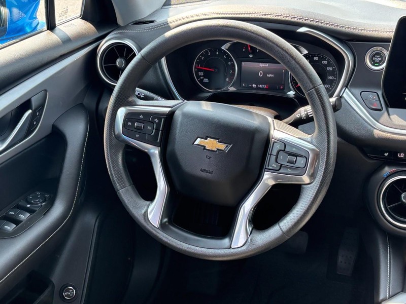 Chevrolet Blazer Vehicle Full-screen Gallery Image 12