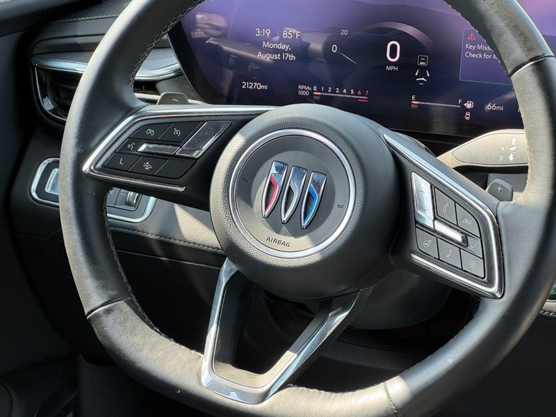 Buick Enclave Vehicle Full-screen Gallery Image 12