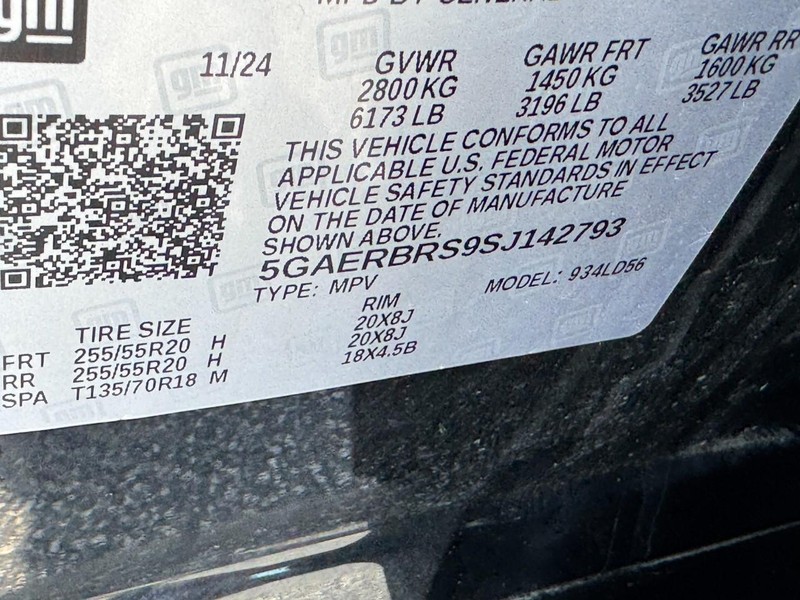 Buick Enclave Vehicle Full-screen Gallery Image 23