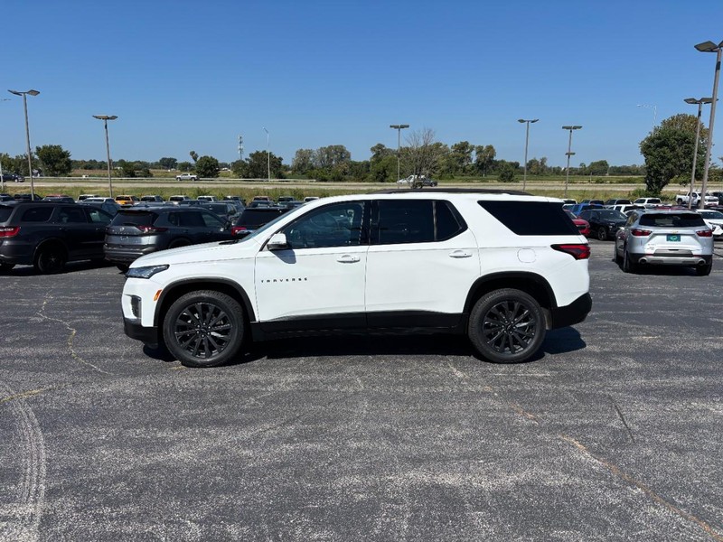 Chevrolet Traverse Vehicle Full-screen Gallery Image 2