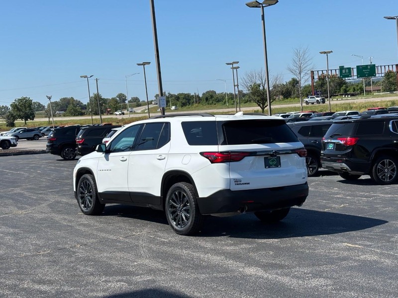 Chevrolet Traverse Vehicle Full-screen Gallery Image 3