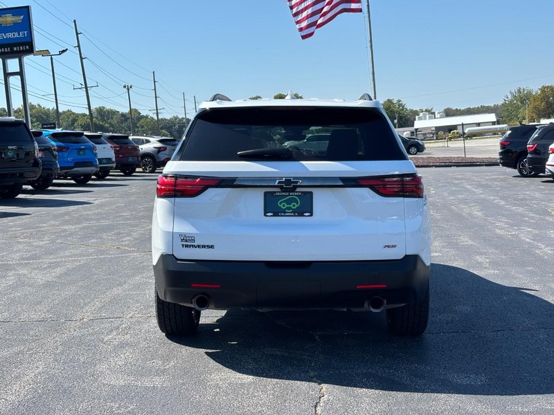Chevrolet Traverse Vehicle Full-screen Gallery Image 4