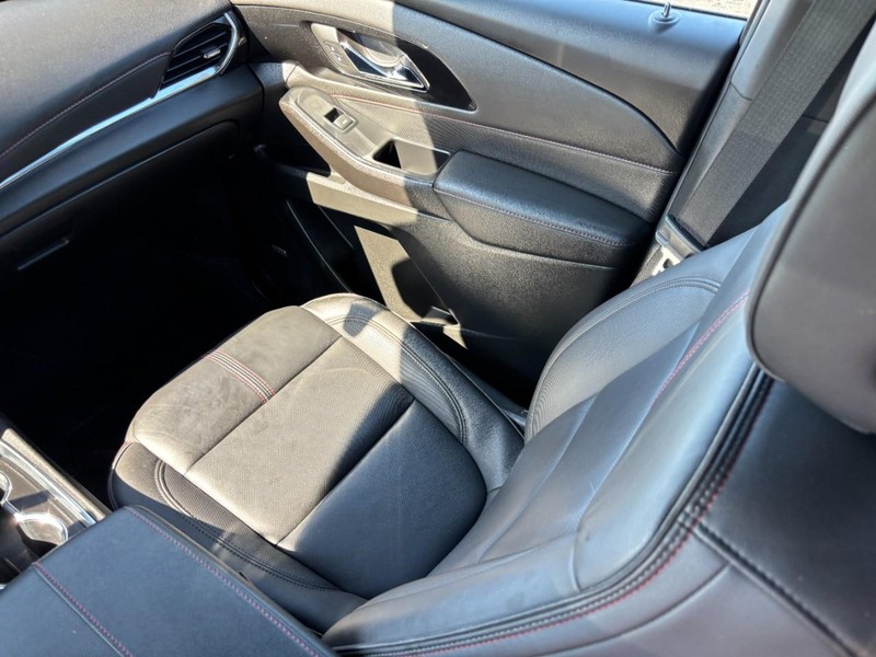 Chevrolet Traverse Vehicle Full-screen Gallery Image 15