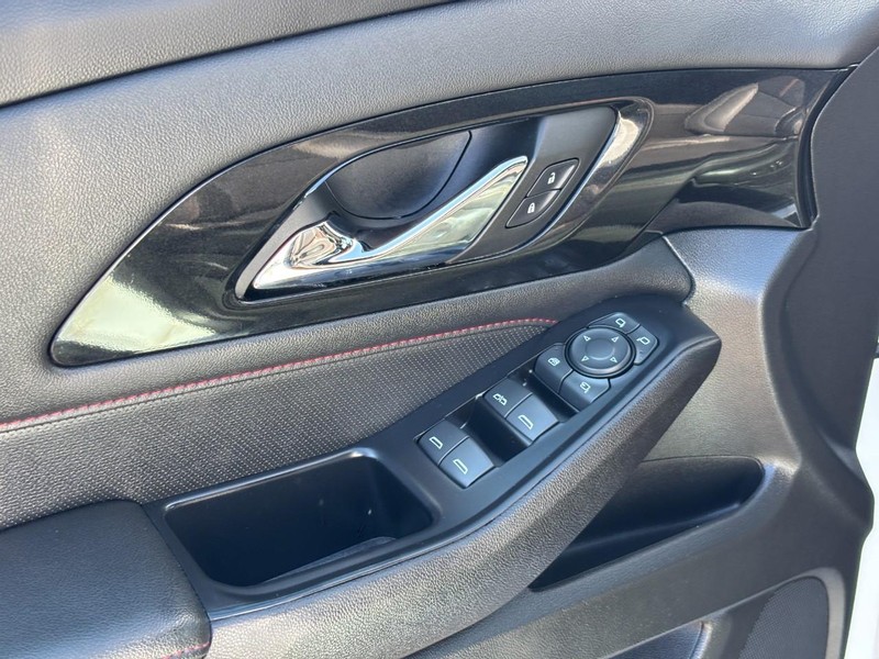 Chevrolet Traverse Vehicle Full-screen Gallery Image 17