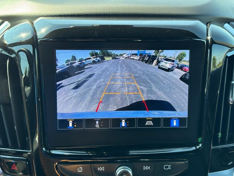 Chevrolet Traverse Vehicle Full-screen Gallery Image 23
