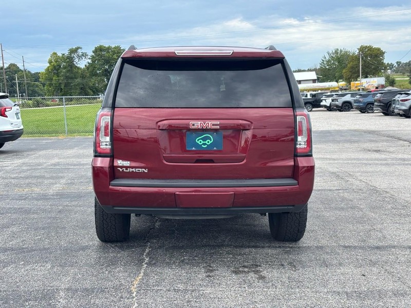 GMC Yukon Vehicle Full-screen Gallery Image 04