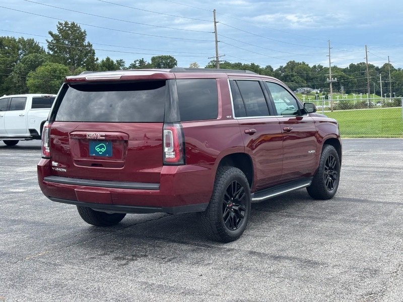 GMC Yukon Vehicle Full-screen Gallery Image 05