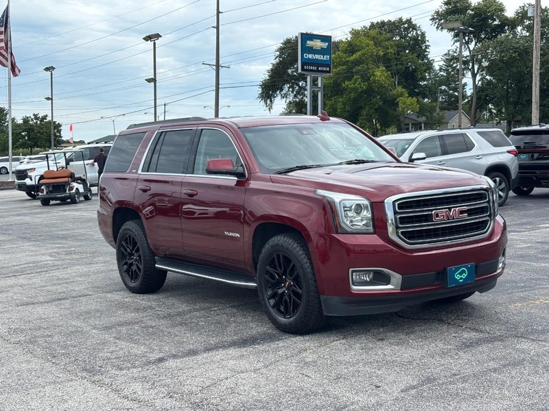 GMC Yukon Vehicle Full-screen Gallery Image 07