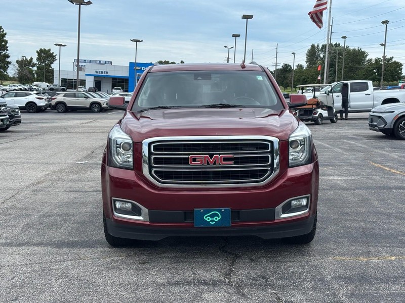 GMC Yukon Vehicle Full-screen Gallery Image 08