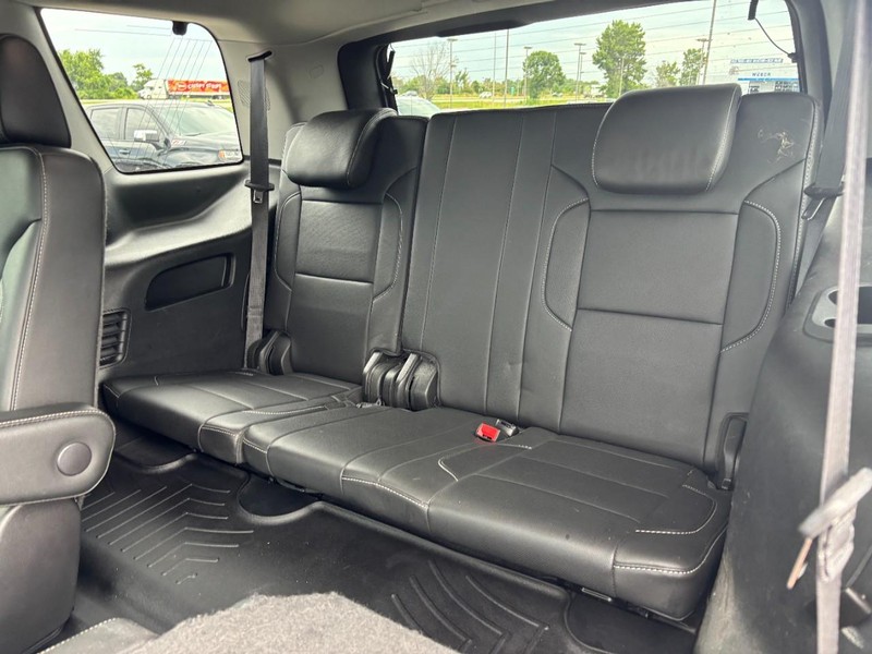 GMC Yukon Vehicle Full-screen Gallery Image 10