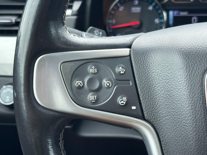 GMC Yukon Vehicle Full-screen Gallery Image 19
