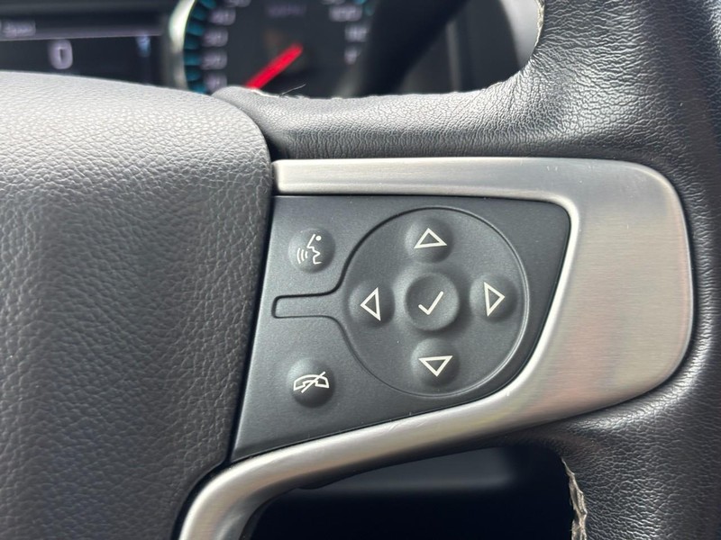 GMC Yukon Vehicle Full-screen Gallery Image 20