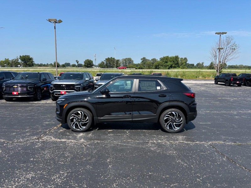 Chevrolet TrailBlazer Vehicle Full-screen Gallery Image 2