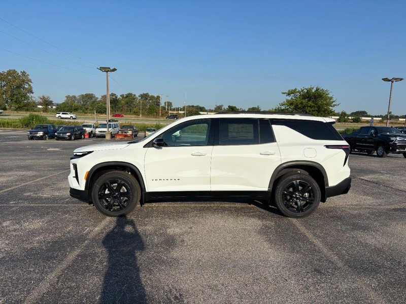 Chevrolet Traverse Vehicle Full-screen Gallery Image 2