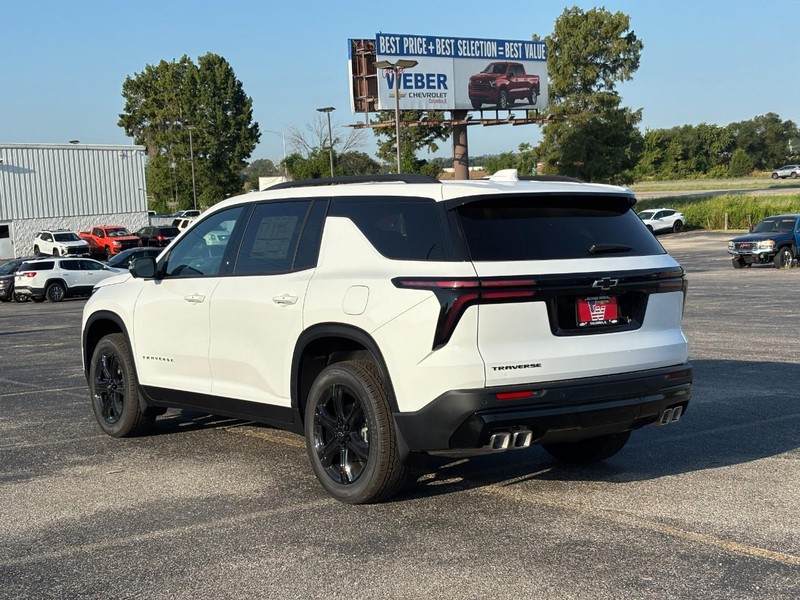 Chevrolet Traverse Vehicle Full-screen Gallery Image 3