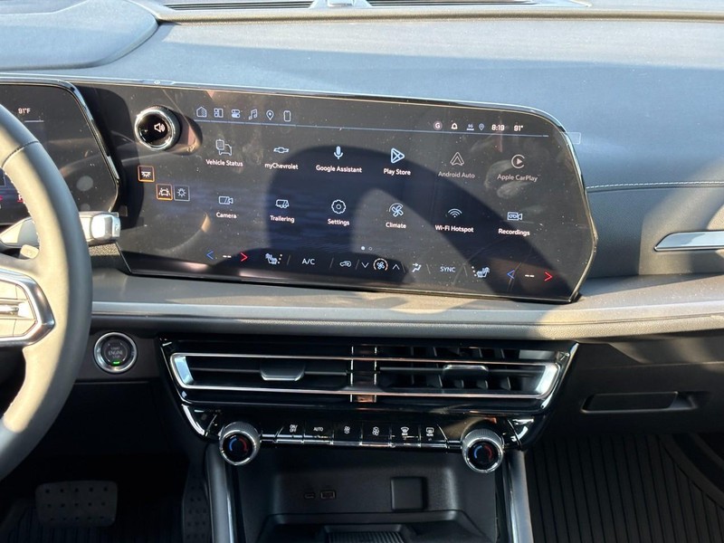 Chevrolet Traverse Vehicle Full-screen Gallery Image 9