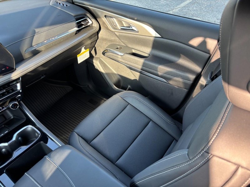 Chevrolet Traverse Vehicle Full-screen Gallery Image 10