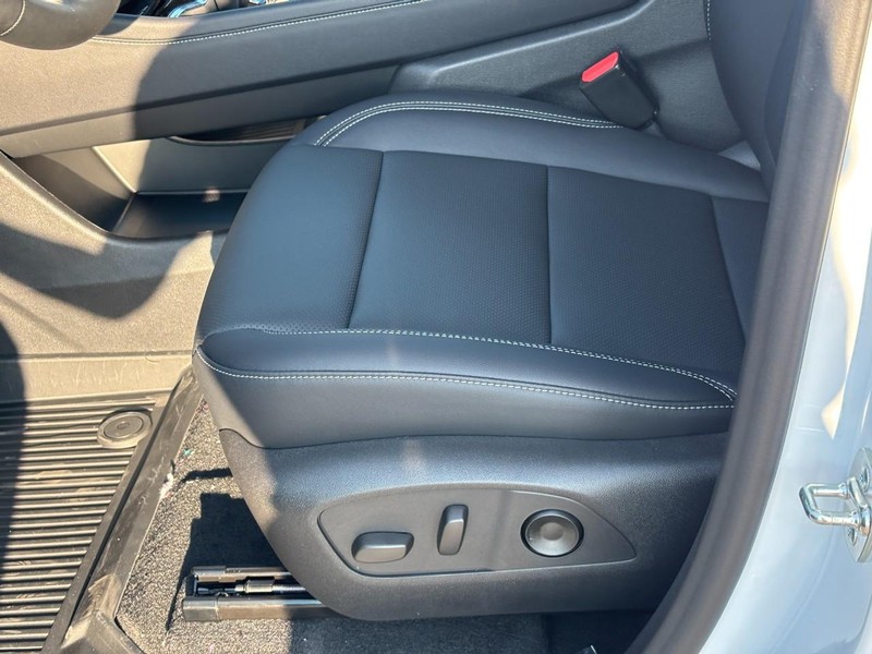 Chevrolet Traverse Vehicle Full-screen Gallery Image 11