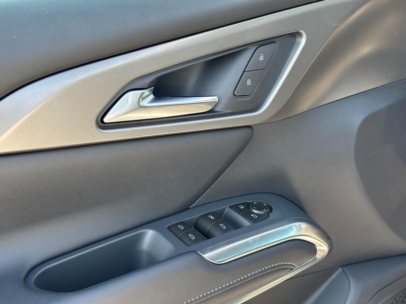 Chevrolet Traverse Vehicle Full-screen Gallery Image 12