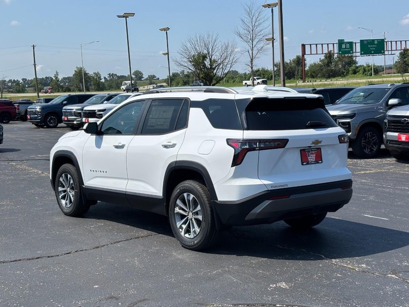 Chevrolet Equinox Vehicle Full-screen Gallery Image 3