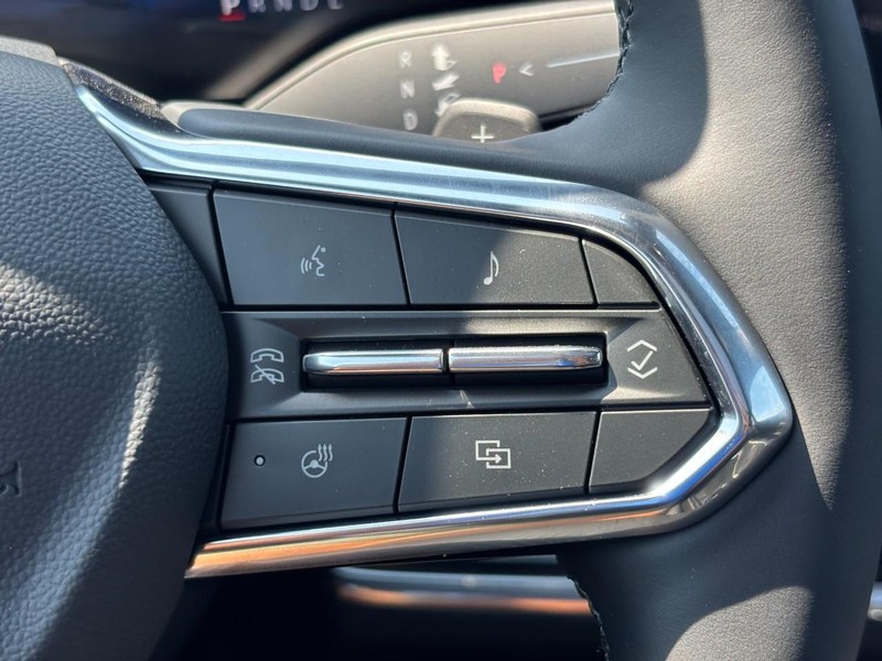 Chevrolet Equinox Vehicle Full-screen Gallery Image 13
