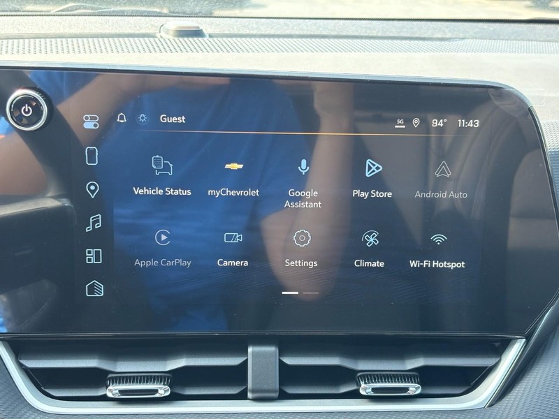 Chevrolet Equinox Vehicle Full-screen Gallery Image 15