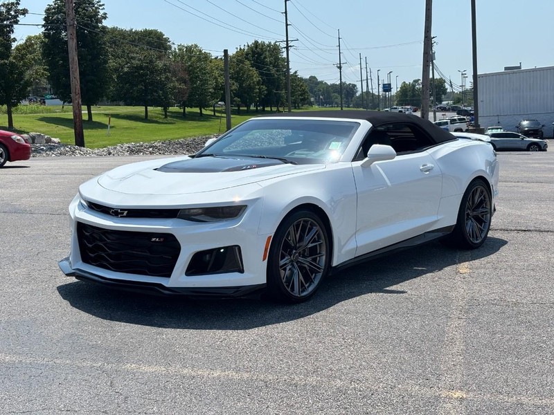 Chevrolet Camaro Vehicle Full-screen Gallery Image 4