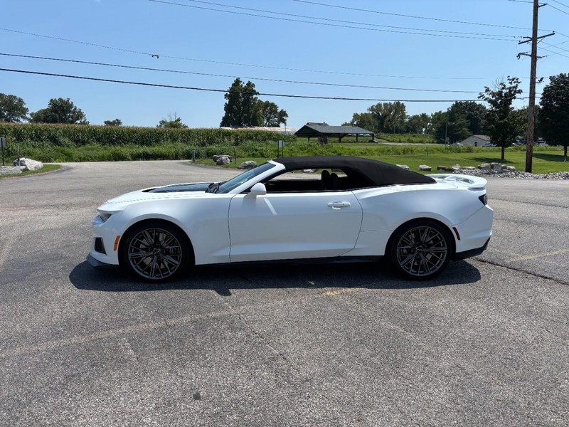 Chevrolet Camaro Vehicle Full-screen Gallery Image 5