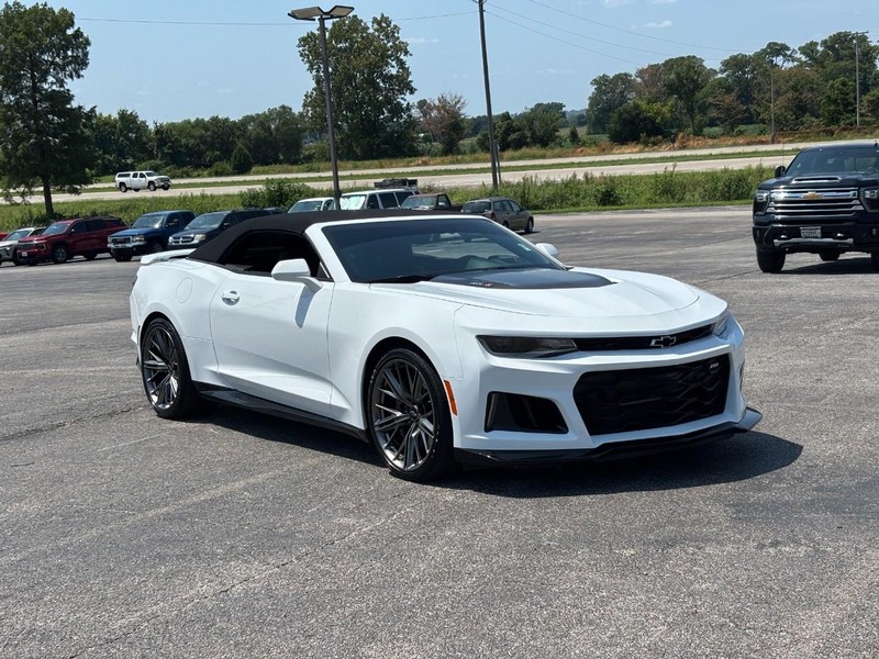 Chevrolet Camaro Vehicle Full-screen Gallery Image 10