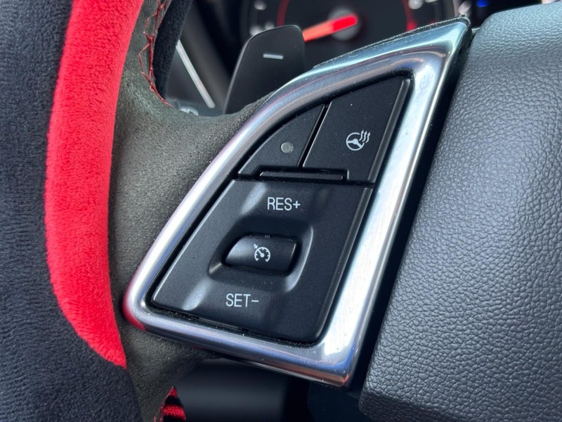 Chevrolet Camaro Vehicle Full-screen Gallery Image 17