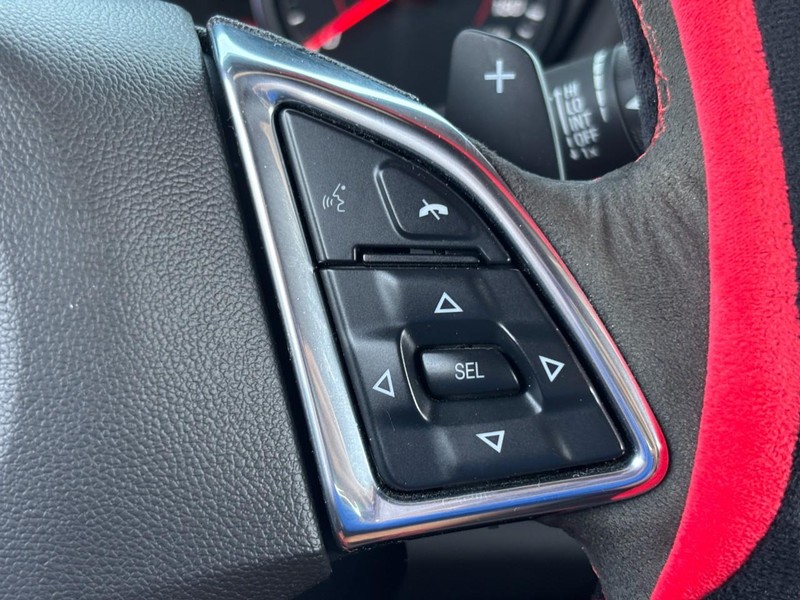 Chevrolet Camaro Vehicle Full-screen Gallery Image 18