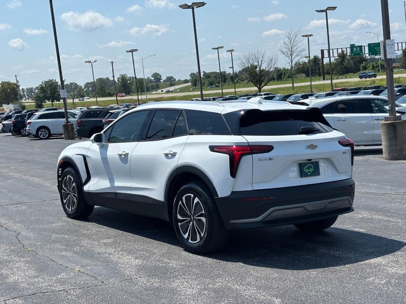 Chevrolet Blazer EV Vehicle Full-screen Gallery Image 3