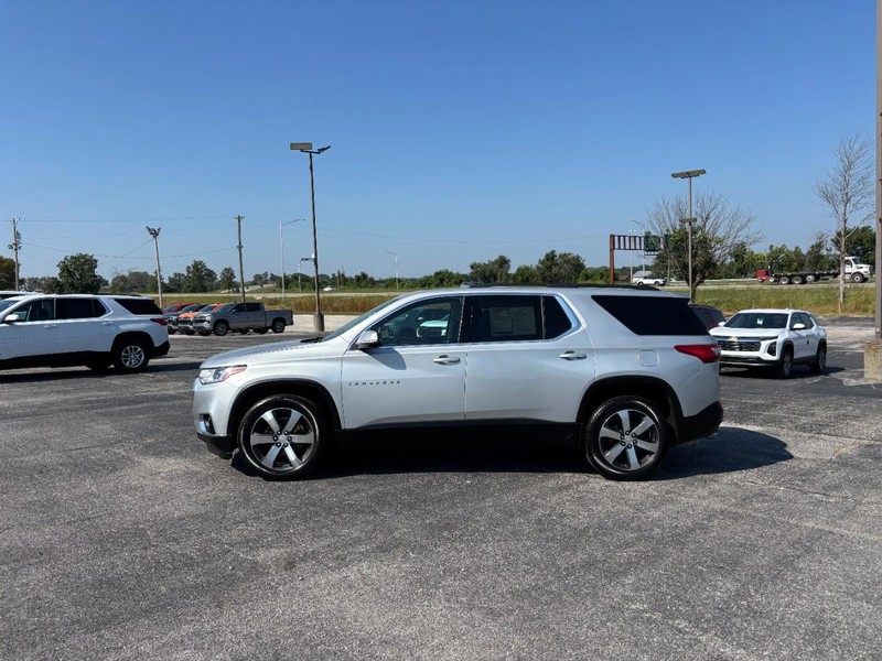 Chevrolet Traverse Vehicle Full-screen Gallery Image 2