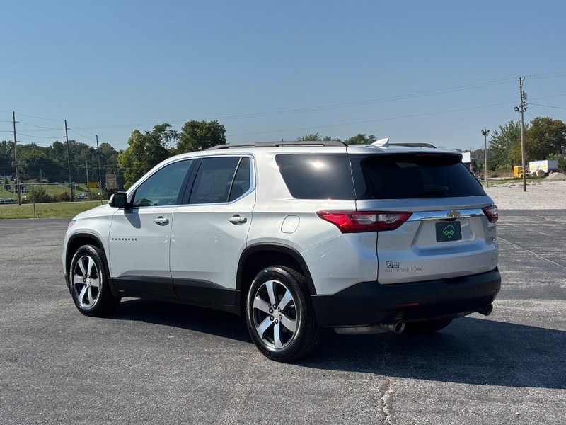 Chevrolet Traverse Vehicle Full-screen Gallery Image 3