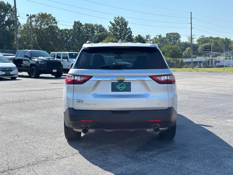 Chevrolet Traverse Vehicle Full-screen Gallery Image 4