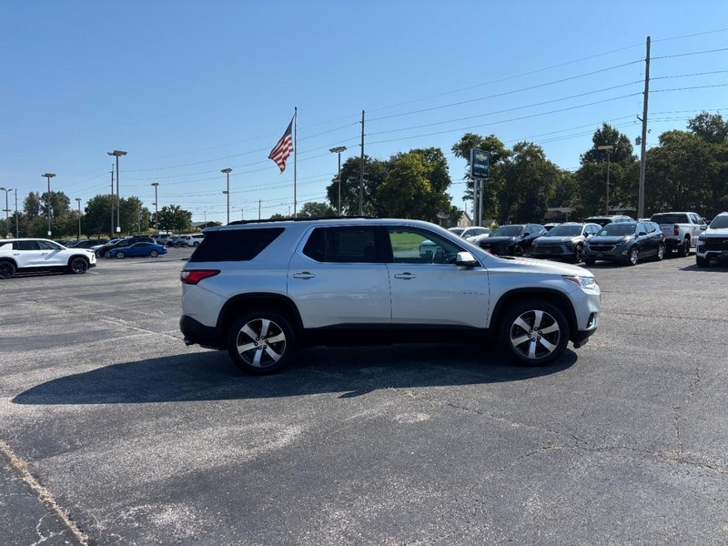 Chevrolet Traverse Vehicle Full-screen Gallery Image 6
