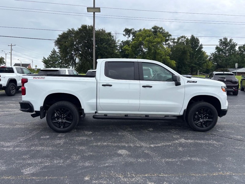 Chevrolet Silverado 1500 Vehicle Full-screen Gallery Image 6