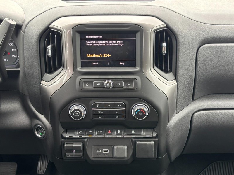 Chevrolet Silverado 1500 Vehicle Full-screen Gallery Image 13